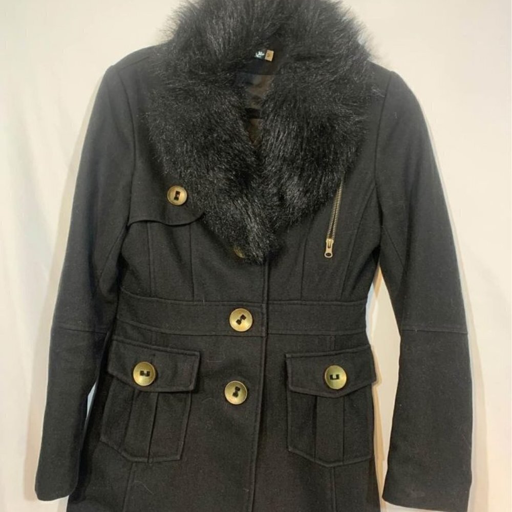 Woman’s Medium military style peacoat. Removable fur. Black/gold.